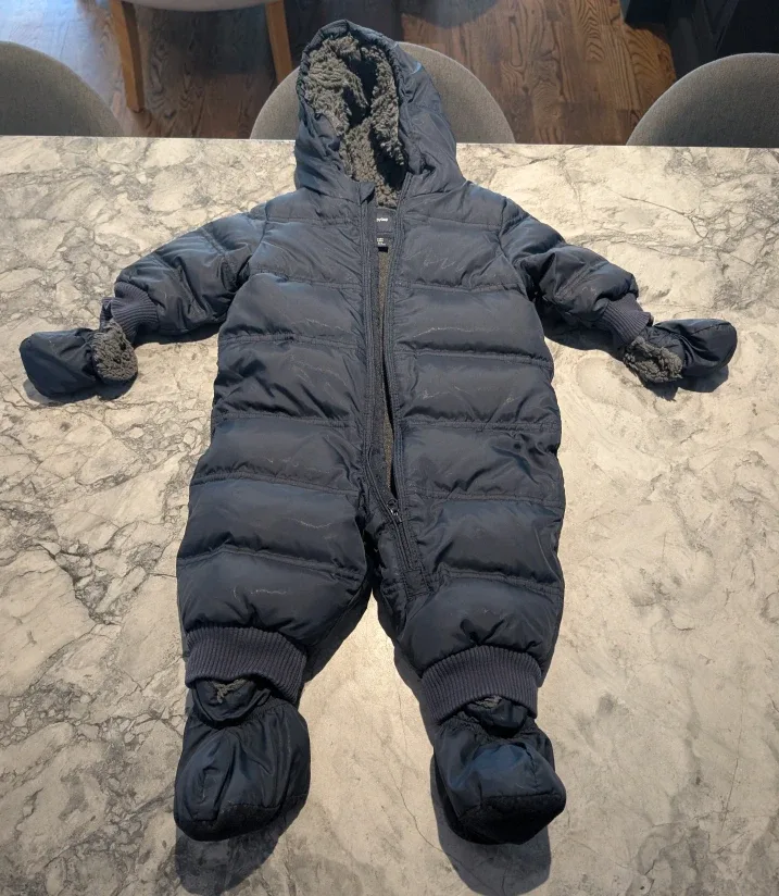 babyGap Snowsuit - Baby Size 6-12 months