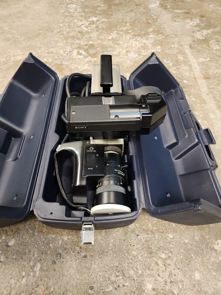 Sony Trinitron HVC-2400 Video Camera image indicator(3)