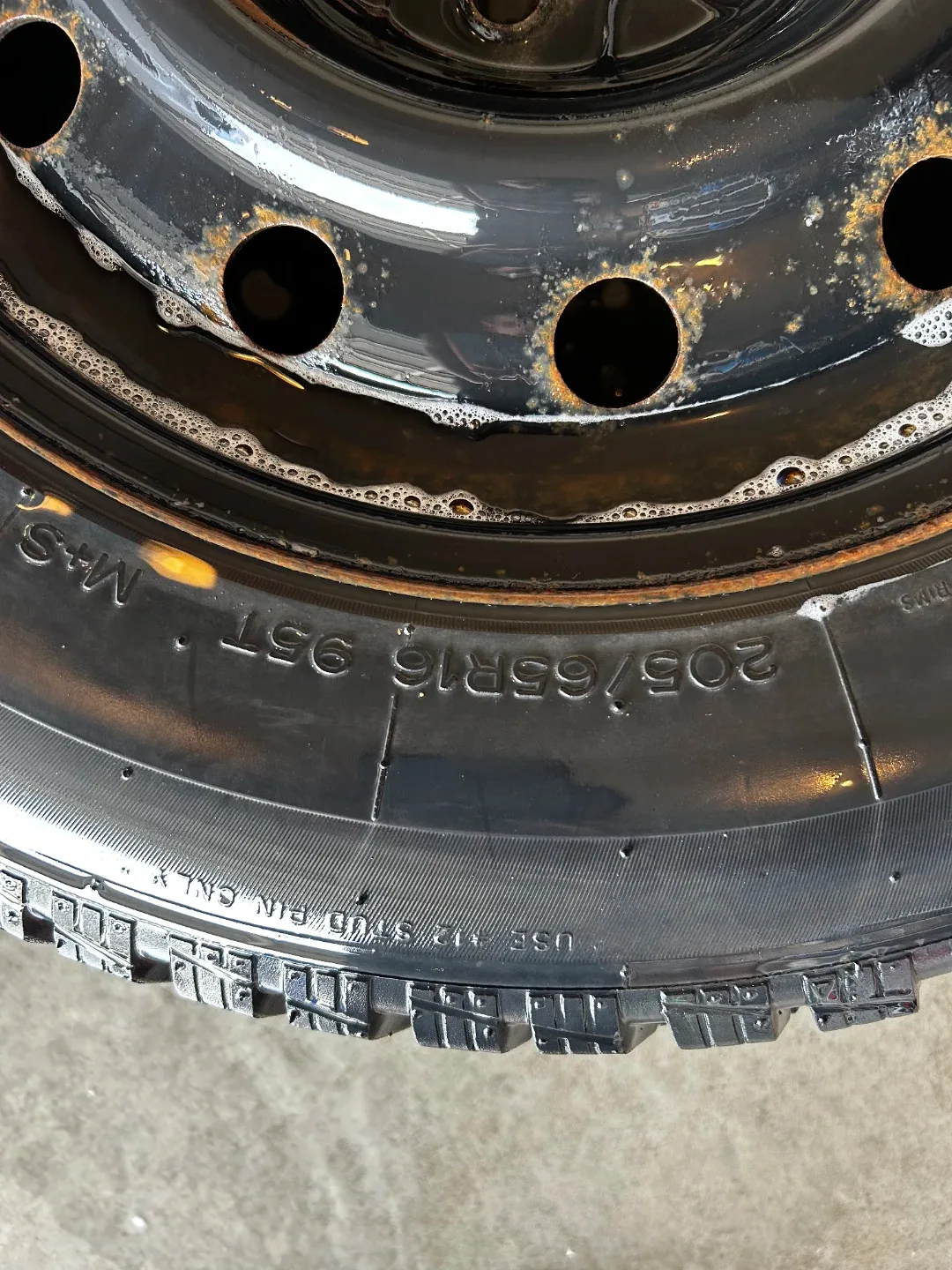 Tiger Paw Ice & Snow 205/65R16 95T Tires - Set of 4 image indicator(3)