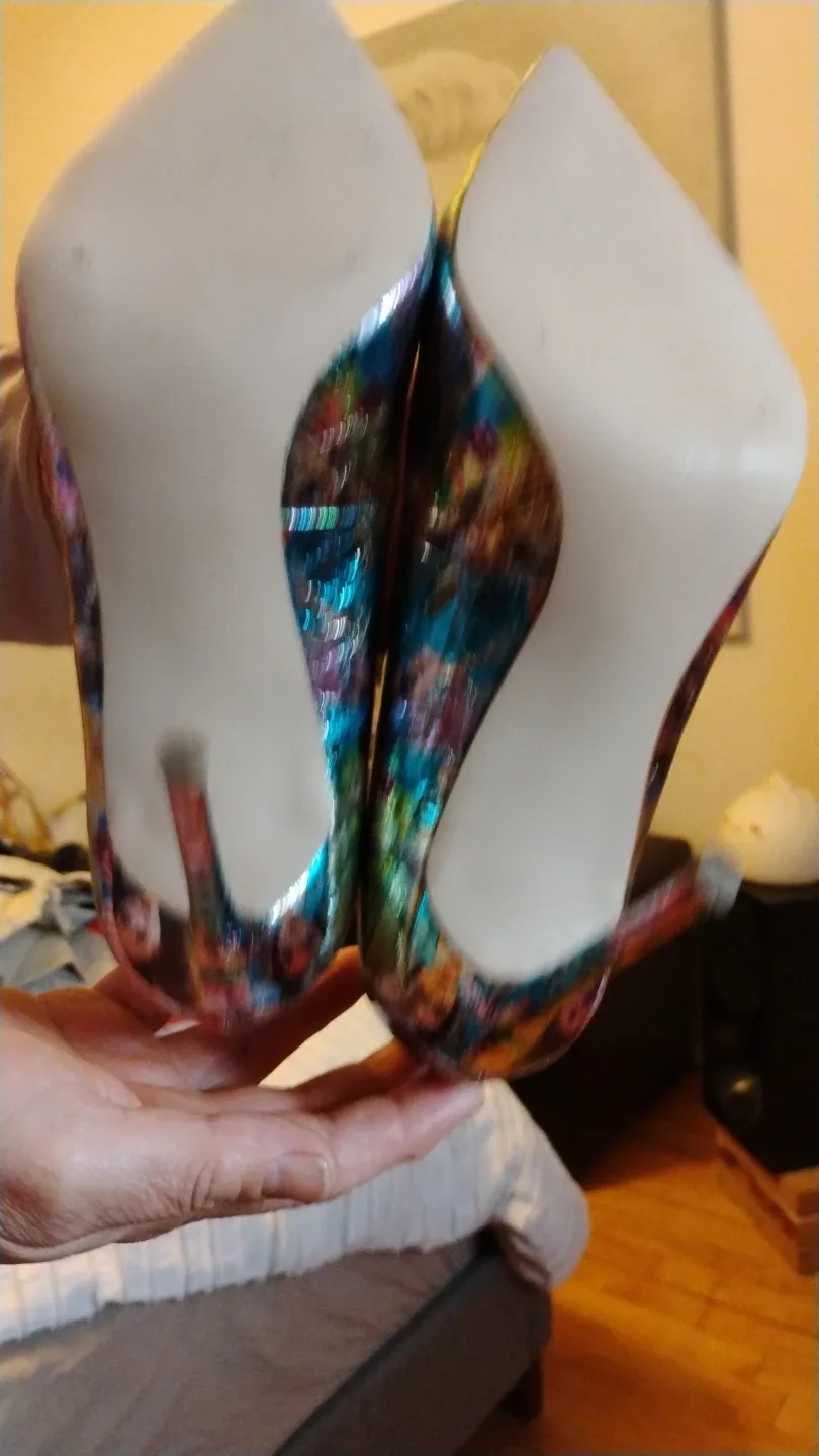 Steve Madden Heels - Size 9M image indicator(2)