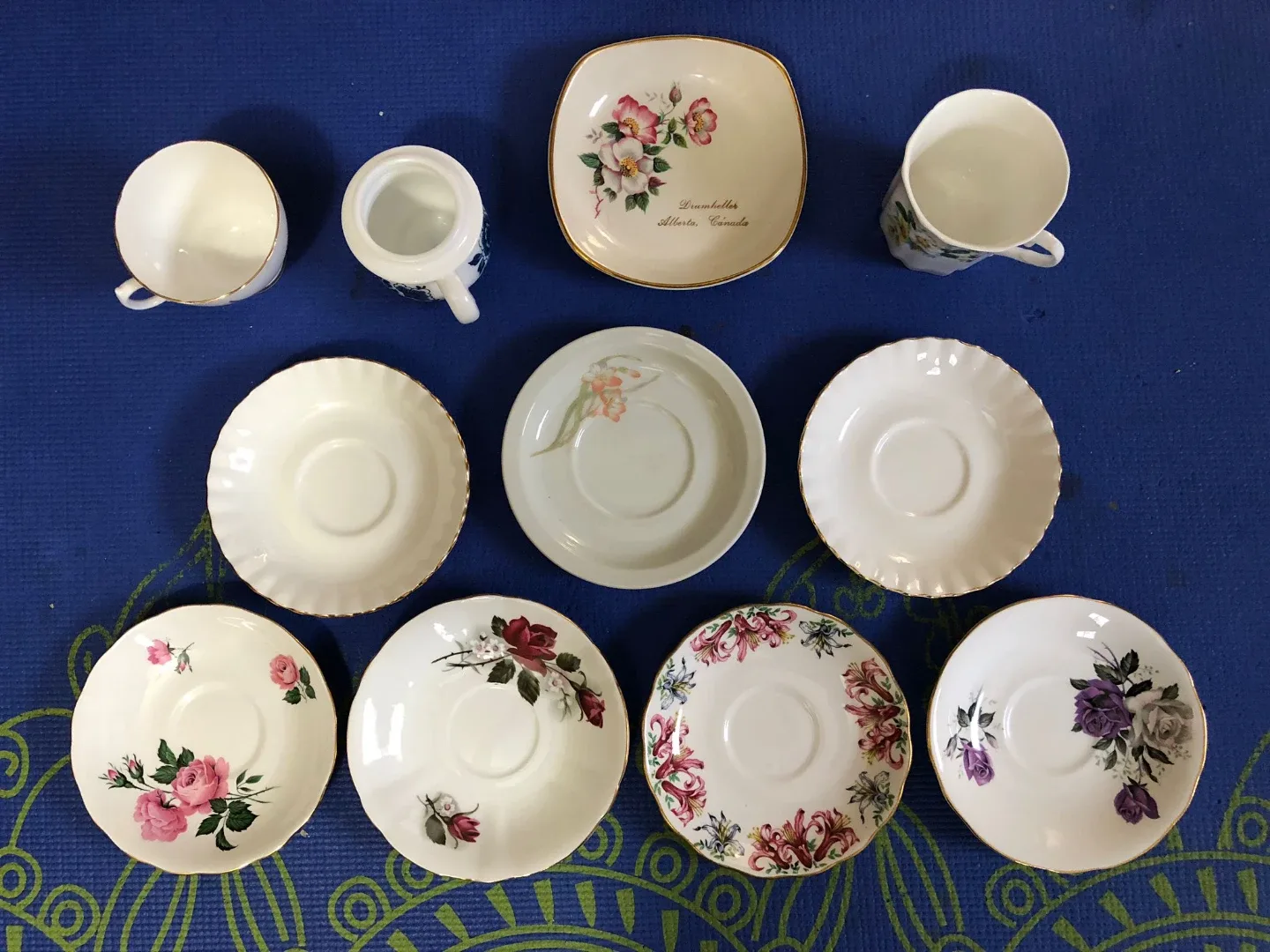 Assorted saucers and tea cups thumbnail