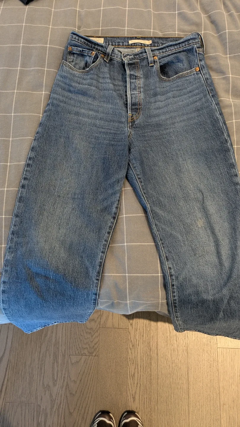 Levi's Ribcage Straight Ankle Premium Jeans - Size 29 image indicator(3)