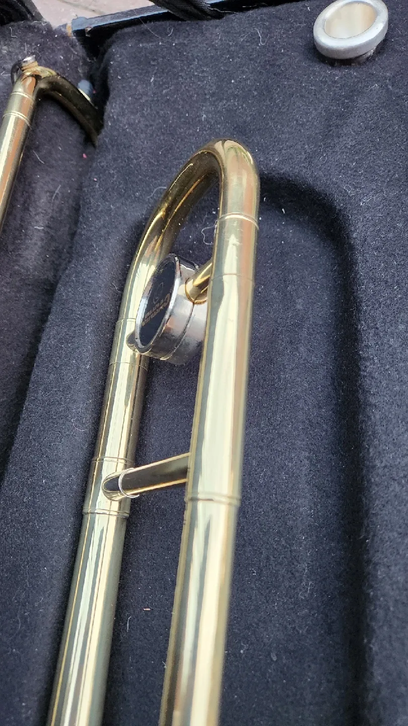 $250 Jindao Trombone with Case image indicator(2)