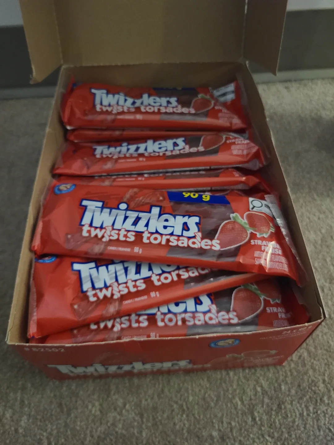 Twizzlers Twists Strawberry image indicator(2)