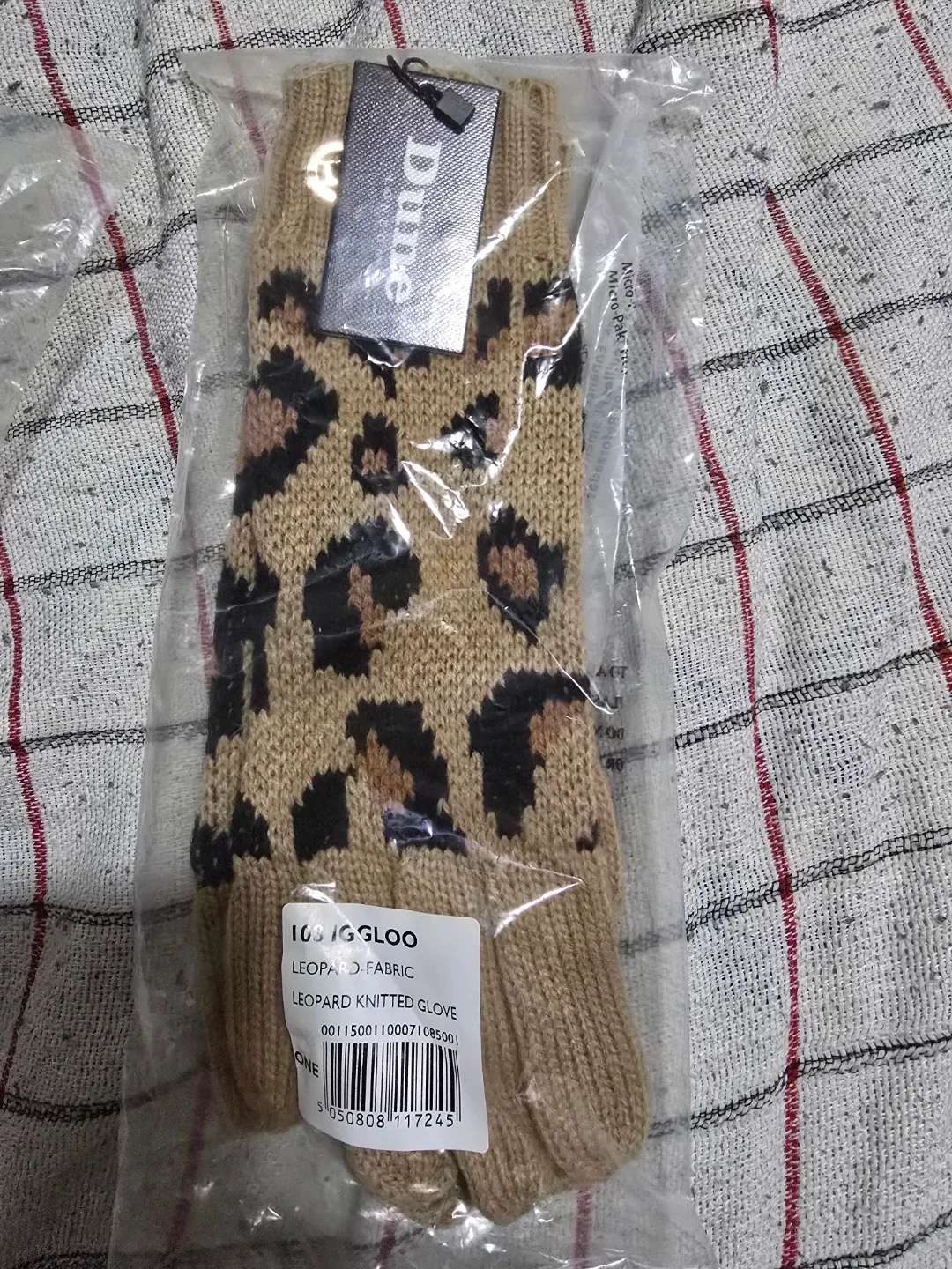 New Dune London Leopard Fabric Hat & Gloves Set image indicator(3)