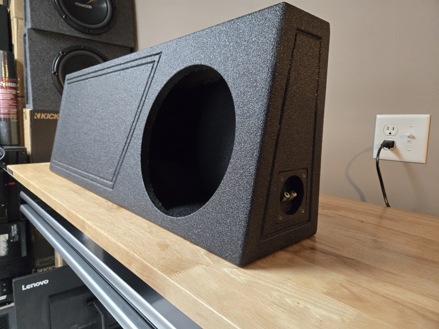 Brand NEW 12" Ported Subwoofer Enclosure - photo 2