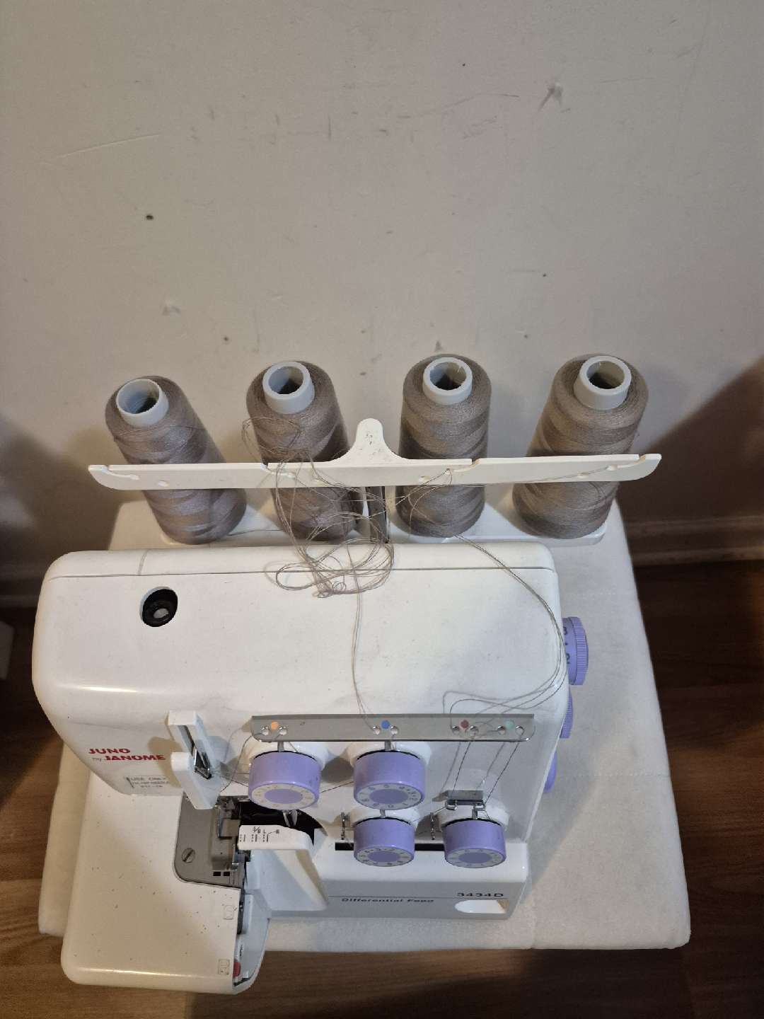 JUNO by Janome 3434D Serger Sewing Machine - photo 2