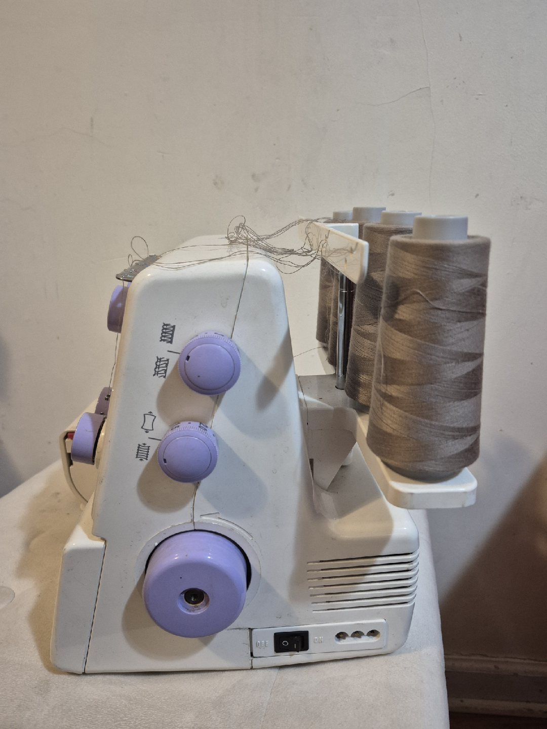 JUNO by Janome 3434D Serger Sewing Machine - photo 3