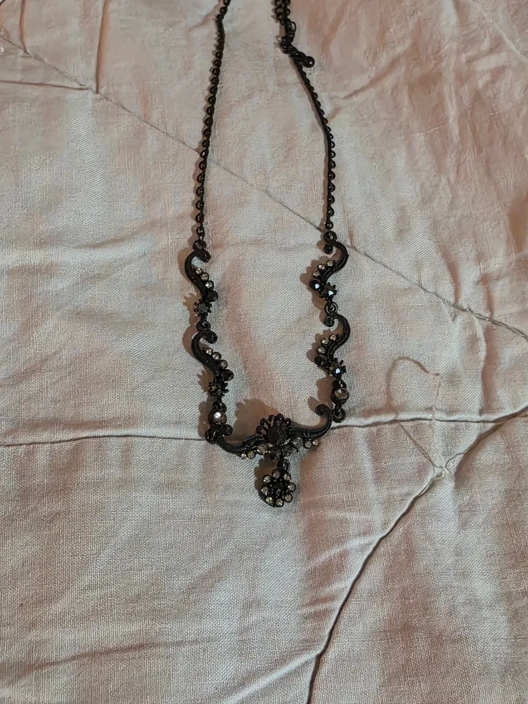 Black Floral Necklace image indicator(3)