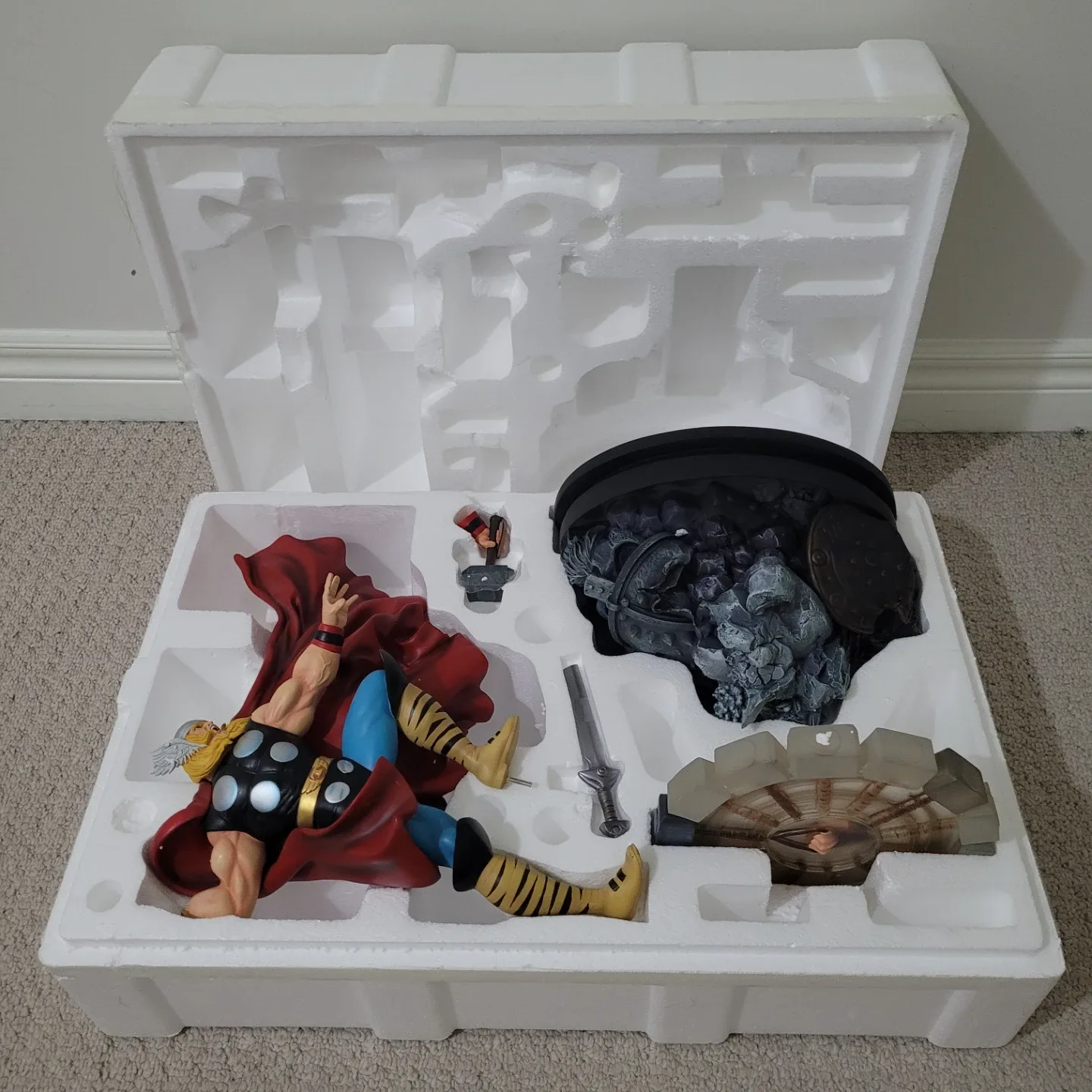 RARE Thor Classic Action Statue image indicator(2)