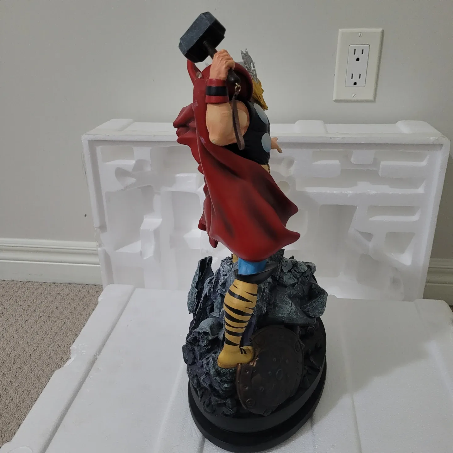 RARE Thor Classic Action Statue image indicator(7)