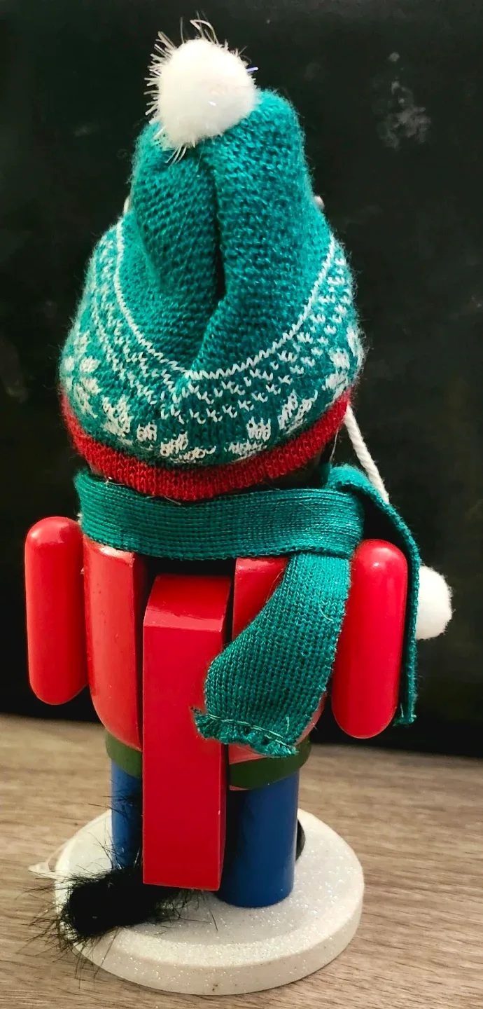 Christmas Cat Nutcracker image indicator(3)