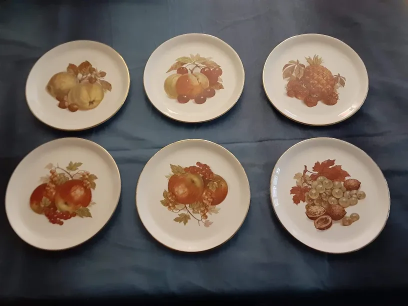 Set of 6 Royal Vale Fruit Plates image indicator(2)