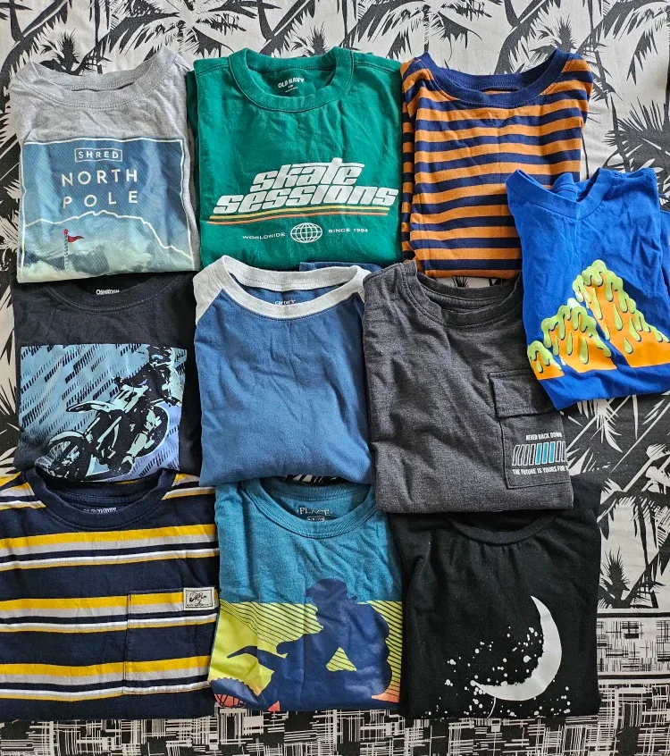 Boys' T-Shirt Bundle 8T - Old Navy, OshKosh, Carter's, Place