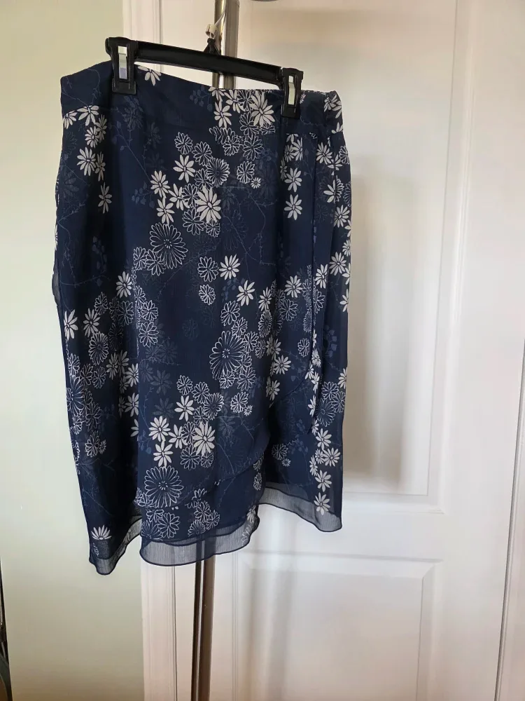 Cleo Blue And White Floral Print Skirt image indicator(2)