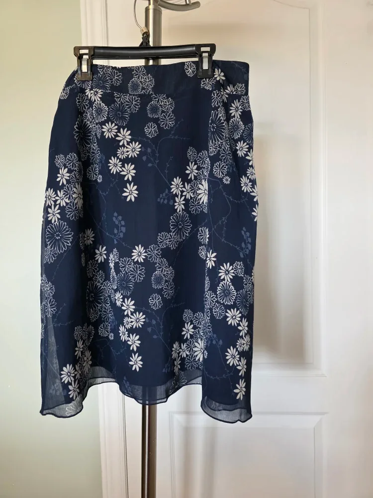 Cleo Blue And White Floral Print Skirt image indicator(3)