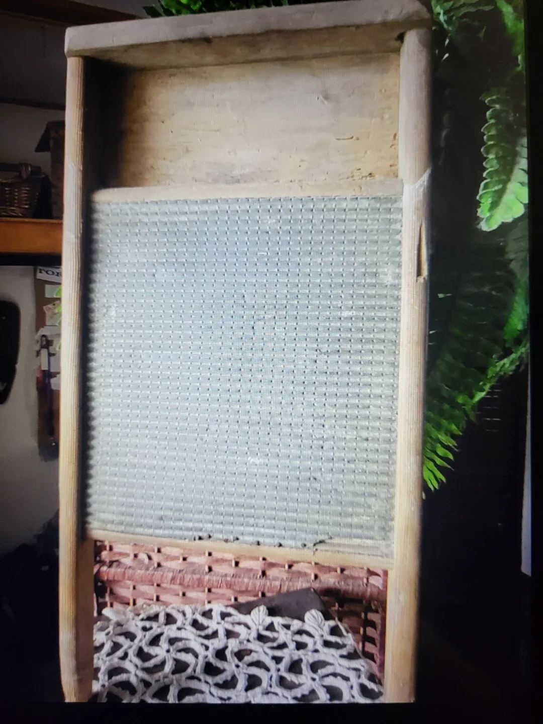 Vintage Washboard with Wicker Basket image indicator(2)