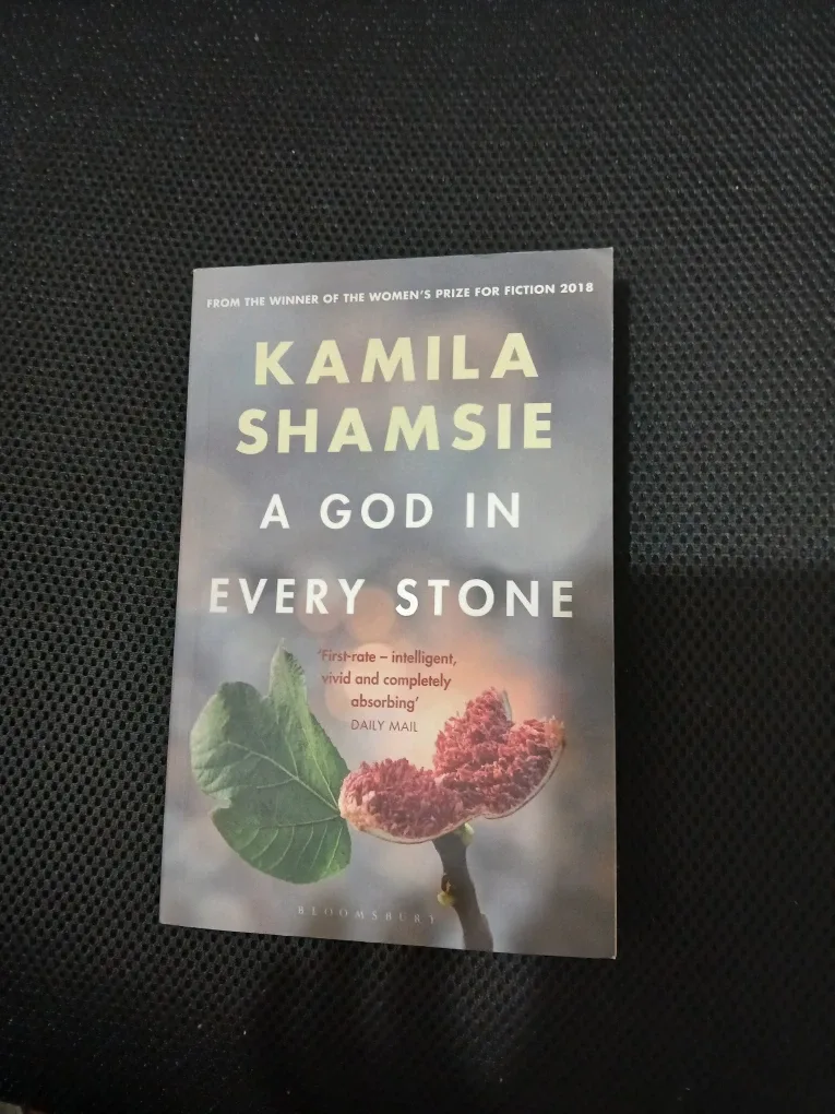 Hanya Yanagihara A Little Life and Haruki Murakami book set image indicator(5)