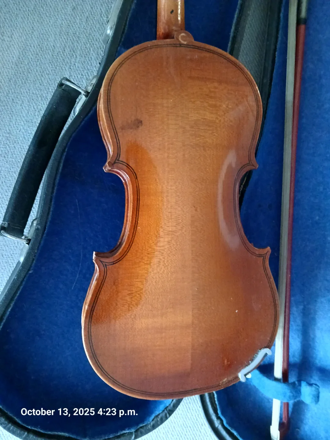 Violin with Case and Bow image indicator(2)