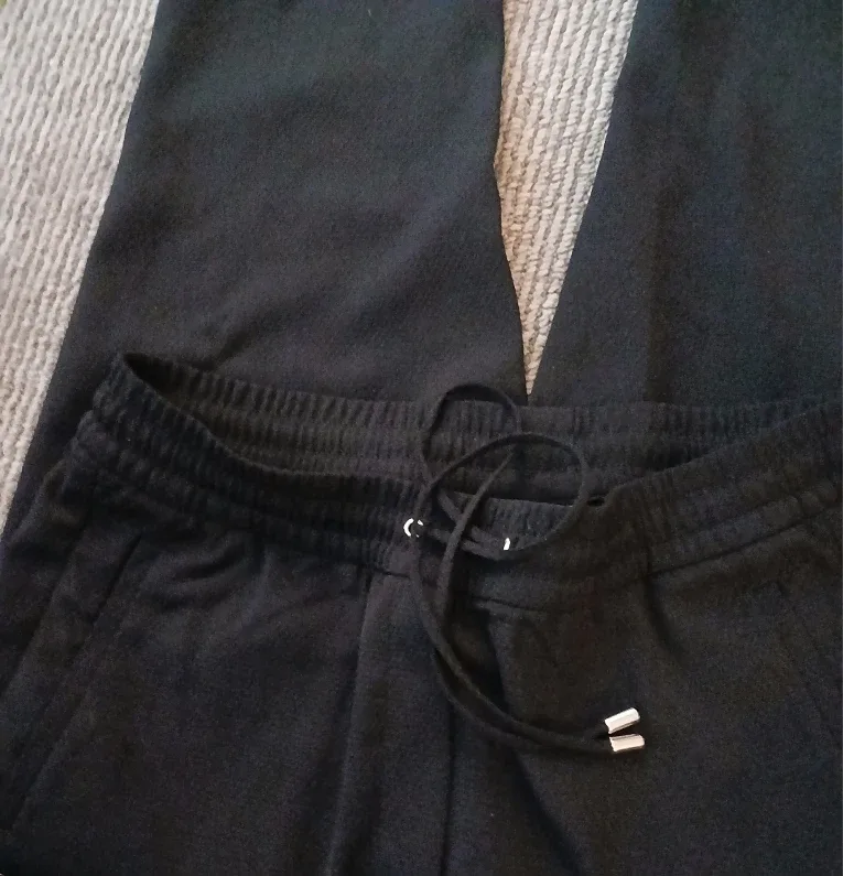 H&M Black Jogger Pants - Size 40 image indicator(3)