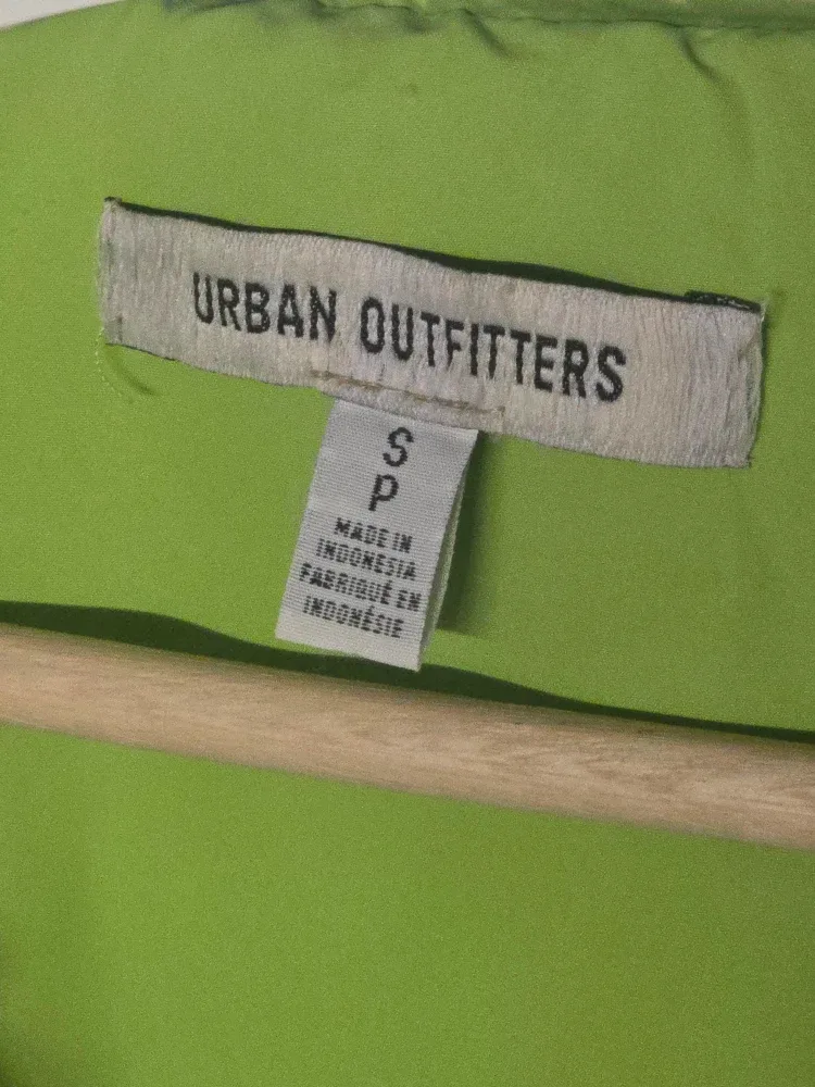 Urban Outfitters Cropped Puffer Jacket image indicator(3)