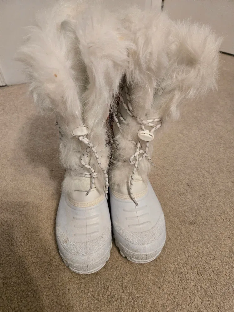 Arctic Ridge Plaid & White Winter Boots image indicator(2)