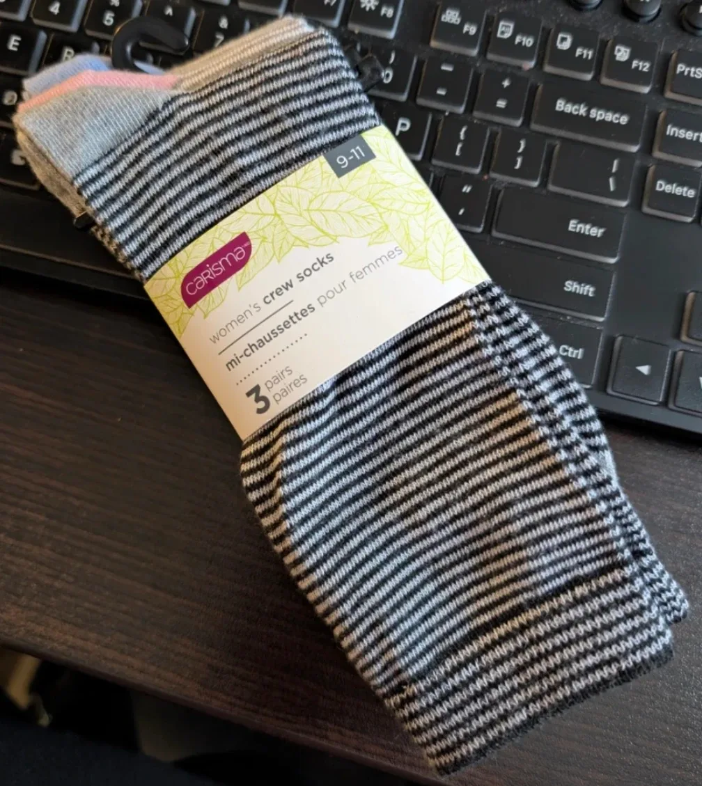 Carisma Women's Crew Socks, Size 9-11