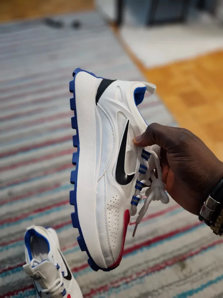 White & Red Accent Sneakers image indicator(3)