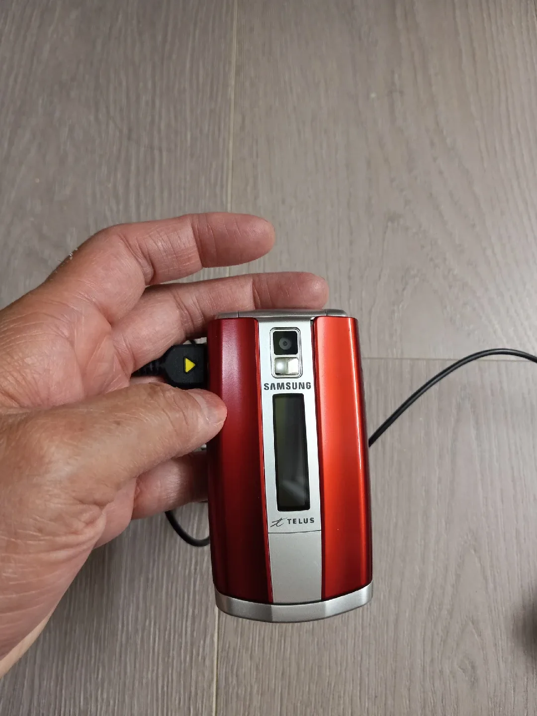 Samsung Telus Flip Phone 🥕 image indicator(4)