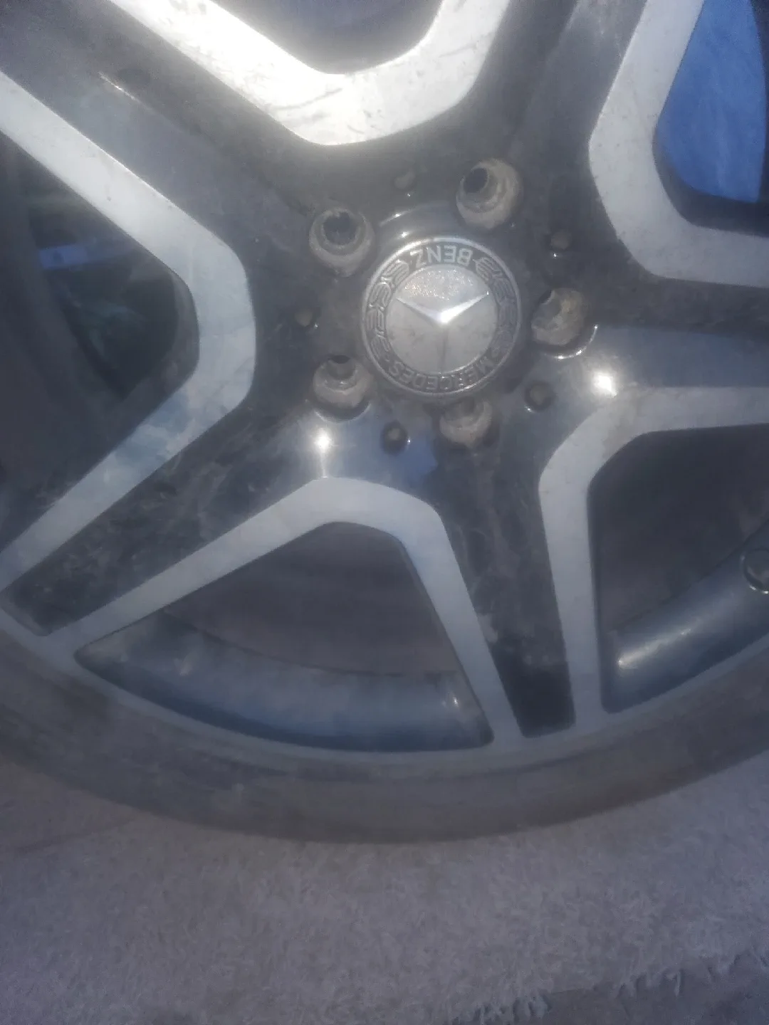 Mercedes AMG Wheel & Winter Tire image indicator(3)