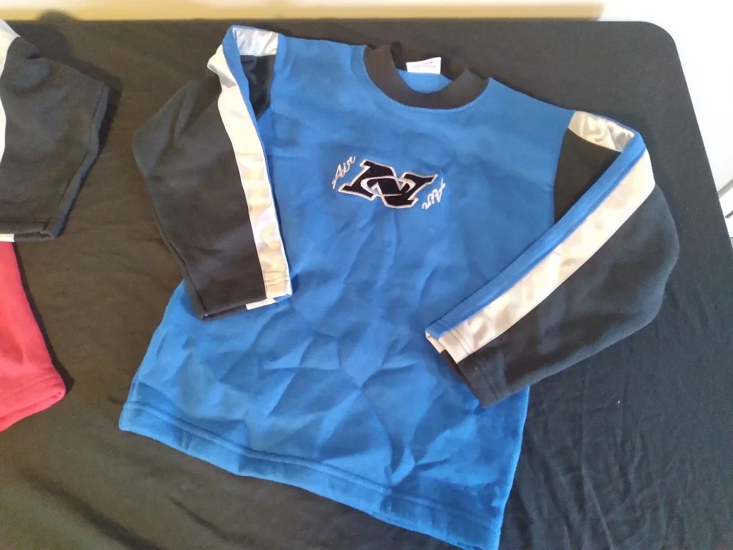 Sweatshirts - boys image indicator(3)