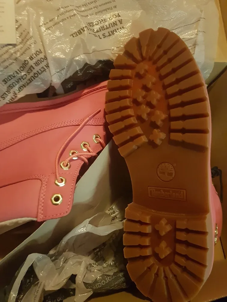 Timberland Pink Leather Boots BRAND NEW IN BOX image indicator(3)