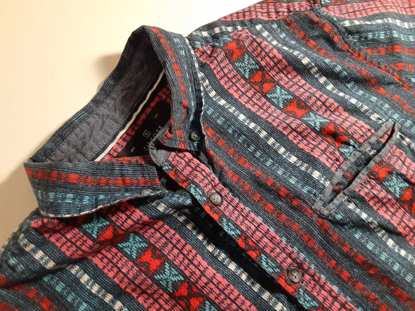 Zipcode - Short Sleeve Funky Patterned Button-Down Shirt | S: LG