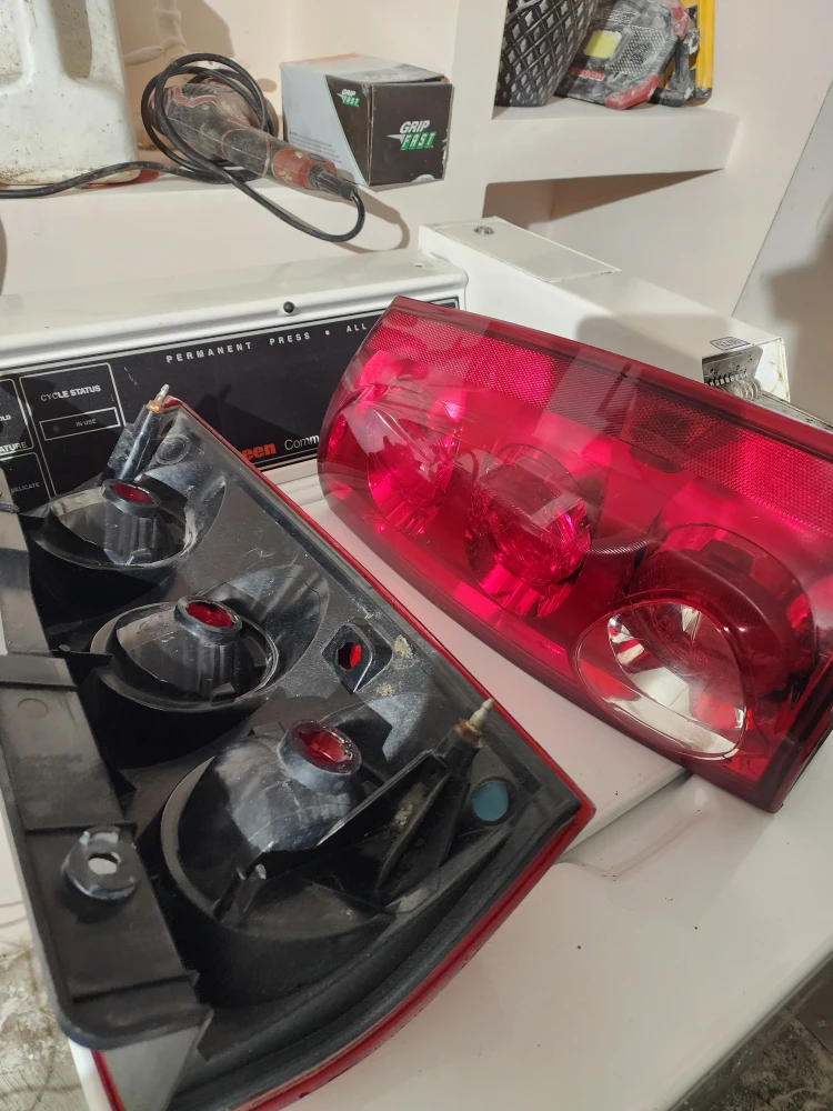 GMC Tail Light Pair - photo 4