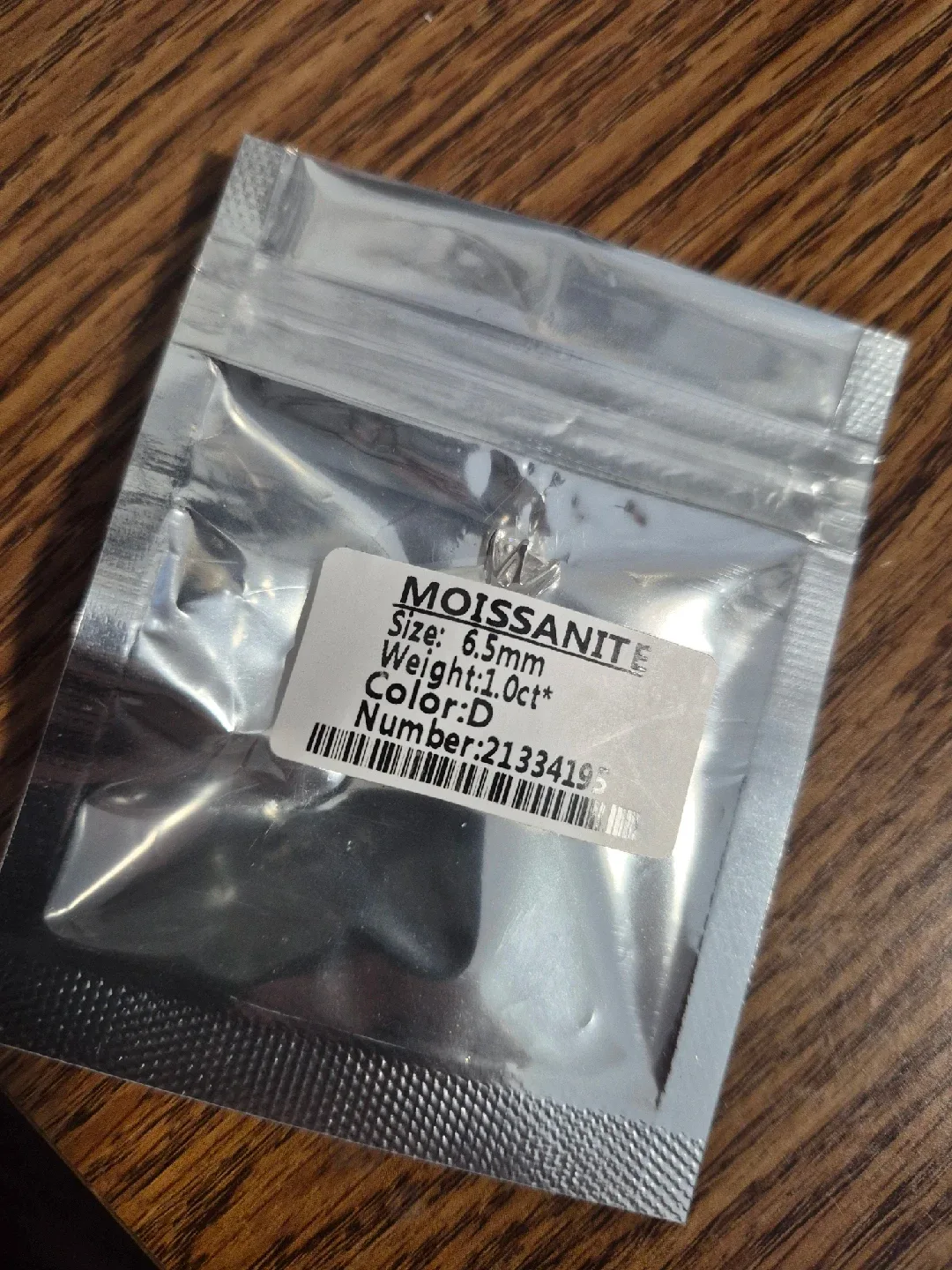 Moissanite 6.5mm Round Cut, Colour D image indicator(2)