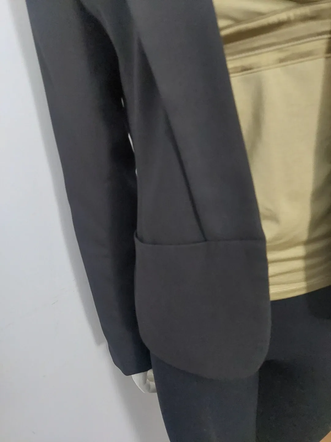 Forever 21 Black Blazer - Size M image indicator(4)