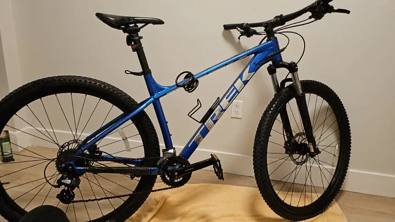 Trek Marlin 9 Blue Mountain Bike