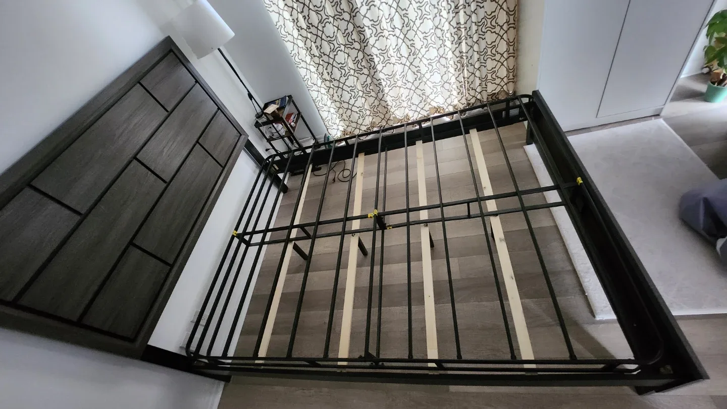 Queen Size Bed Frame for Sale – Excellent Condition image indicator(4)