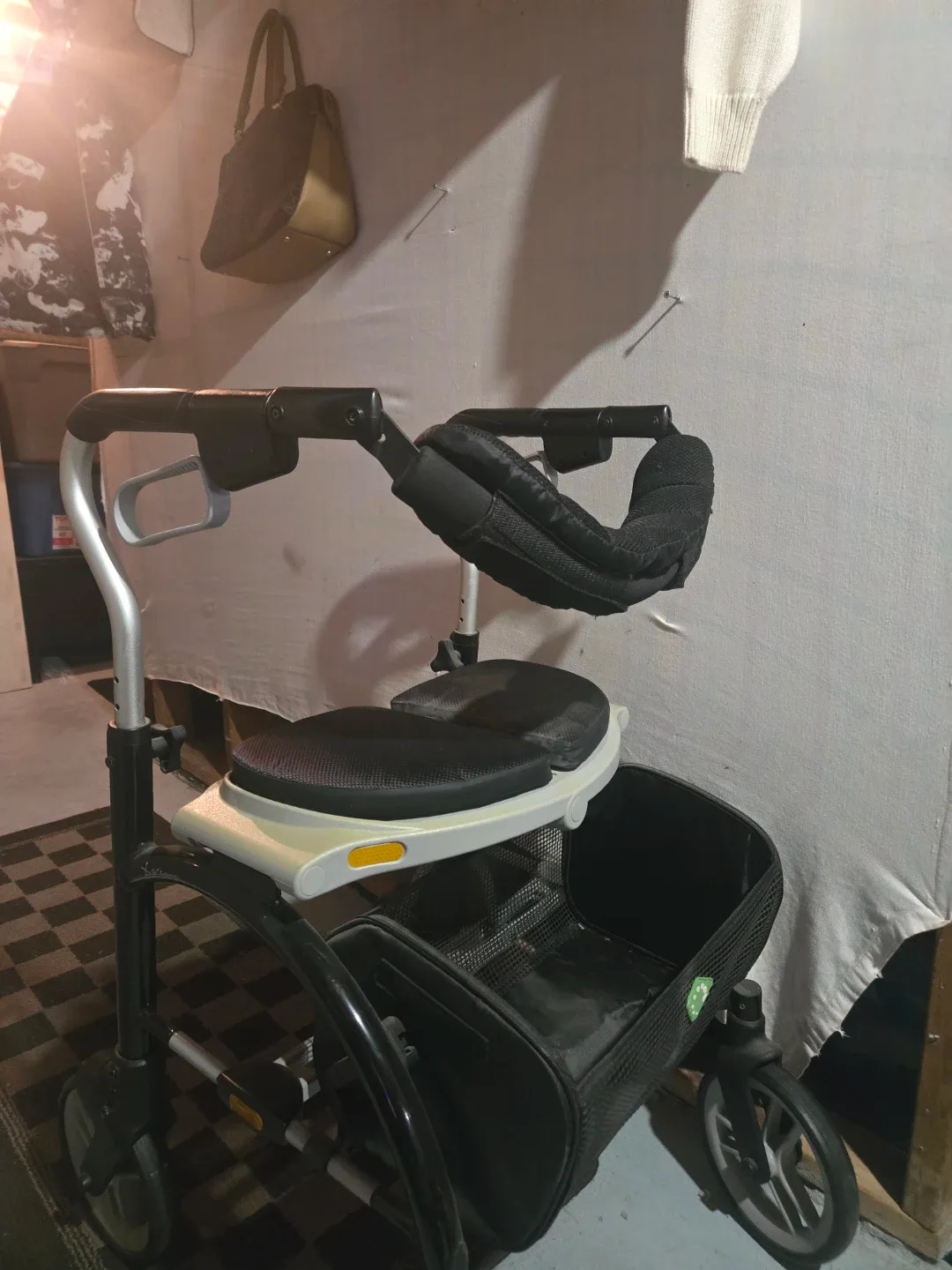 Evolution Xpresso Lite Tall C Walker image indicator(5)