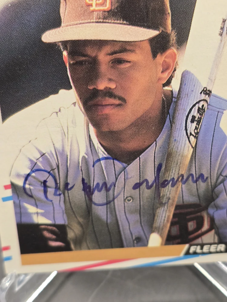 Roberto Alomar Autograph Fleer Baseball Card /1988 COA - photo 2