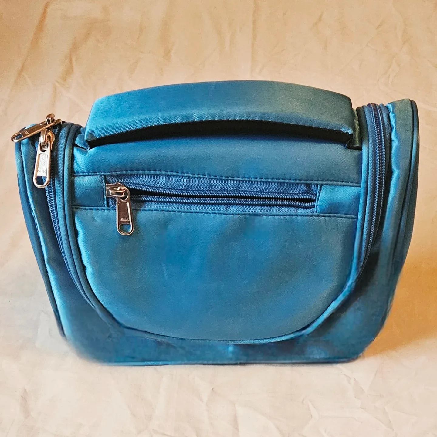 Blue Hanging Toiletry Bag 🔵 image indicator(4)