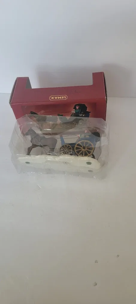 Lemax Figurine Horse and Carriage image indicator(6)