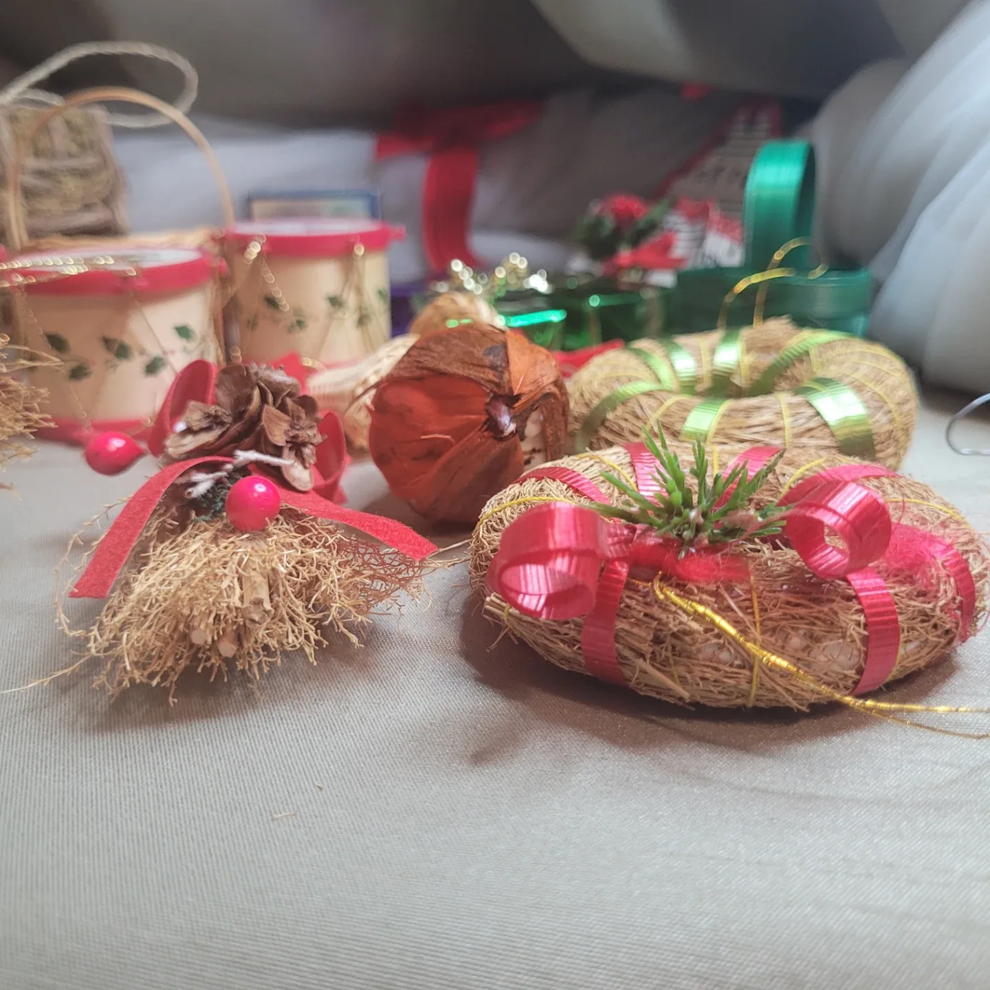 Mix Misc lot of 22 (B) Vintage Holiday Christmas Ornaments image indicator(5)