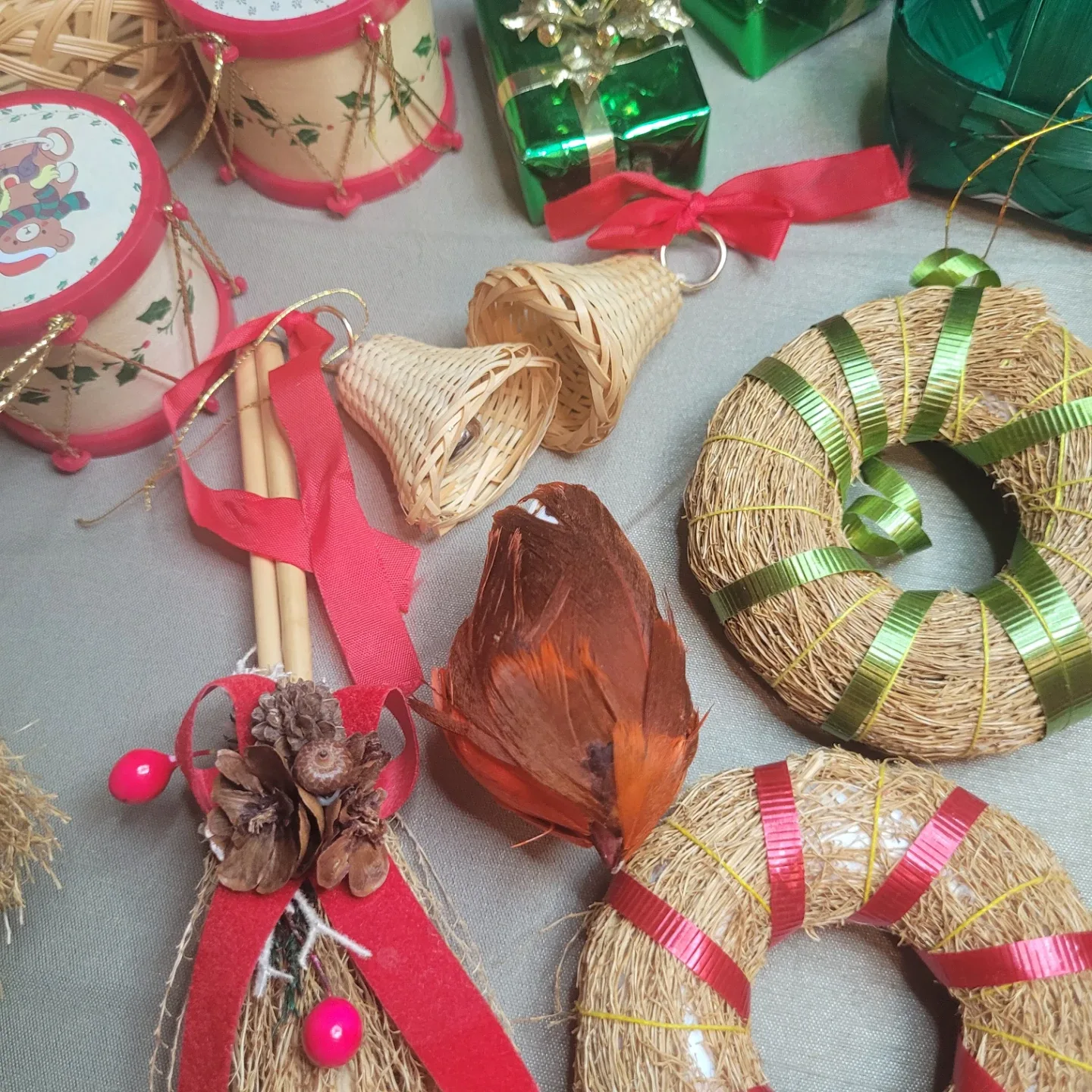 Mix Misc lot of 22 (B) Vintage Holiday Christmas Ornaments image indicator(8)