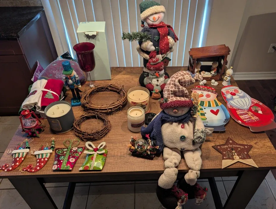 Christmas & Holiday Decorations