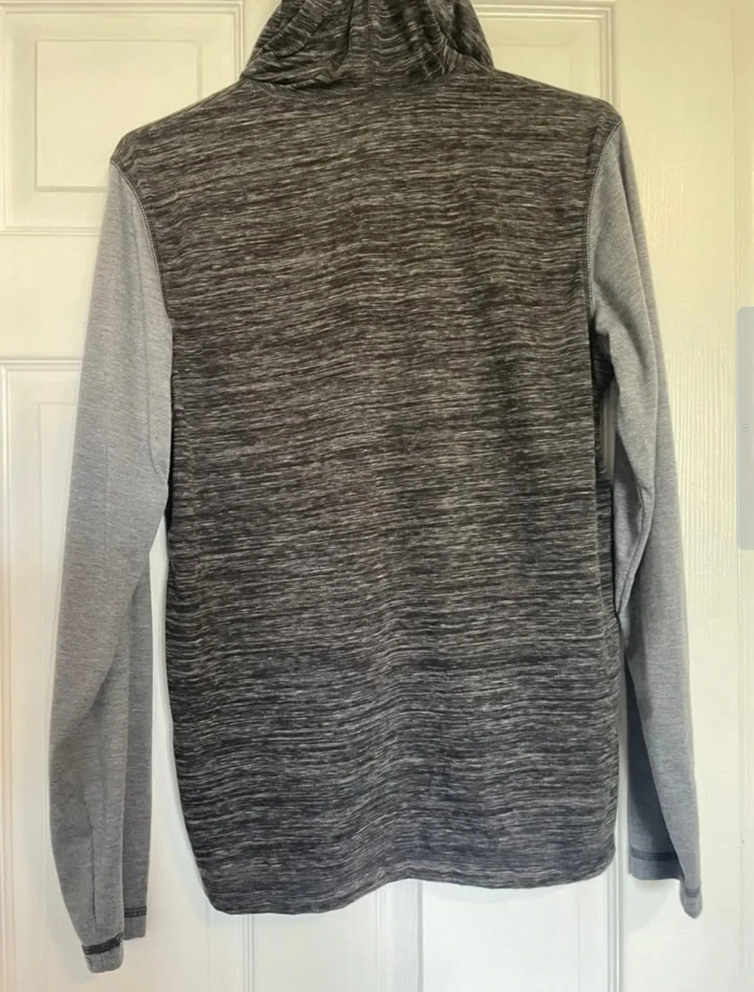 Kids' hoodies - Various brands & sizes image indicator(9)