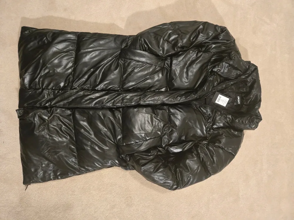 Brandnew DKNY Black Puffer Jacket - Size S