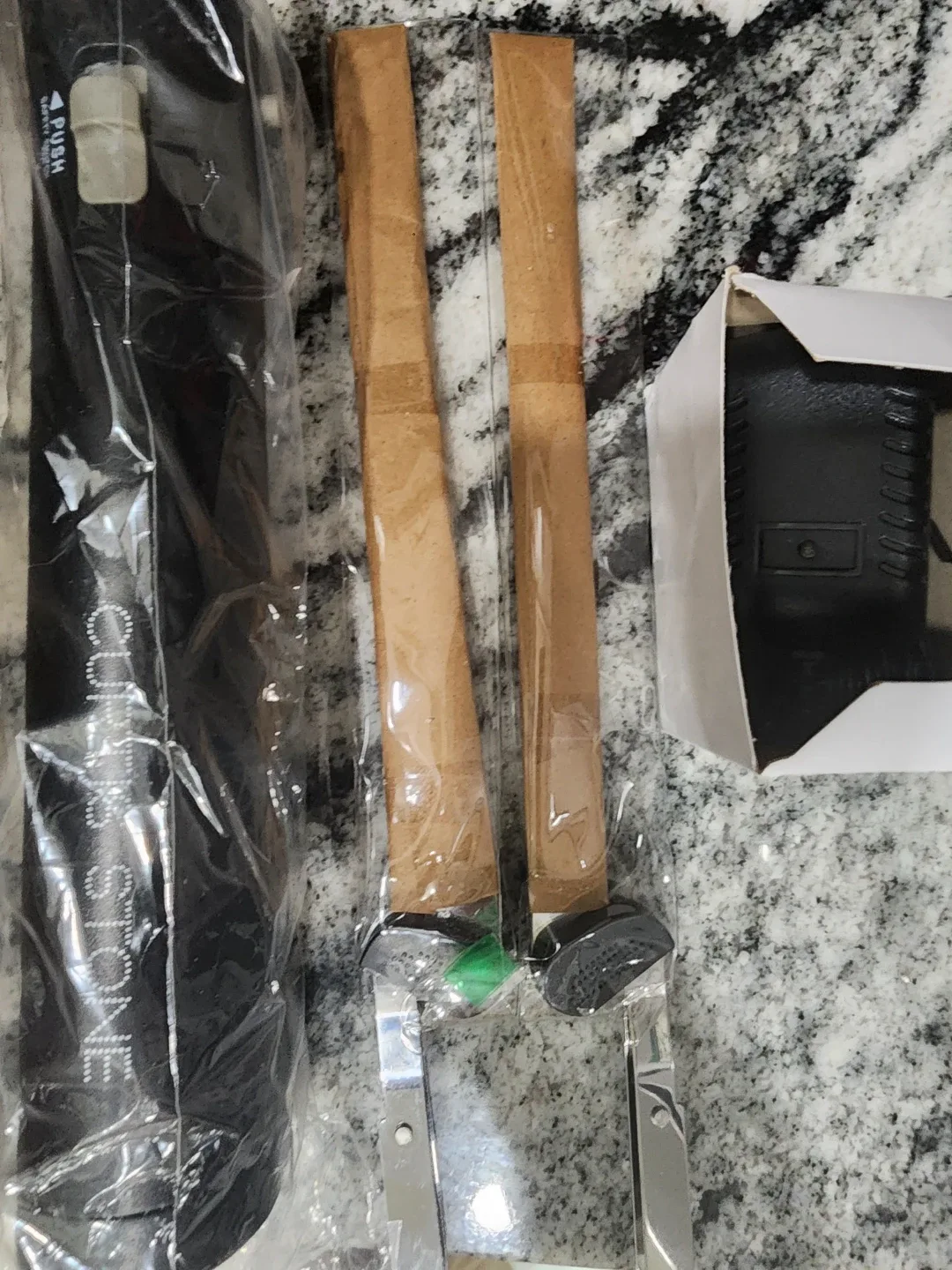 New Curtis Stone Cordless Electric Carving Knife Set image indicator(3)