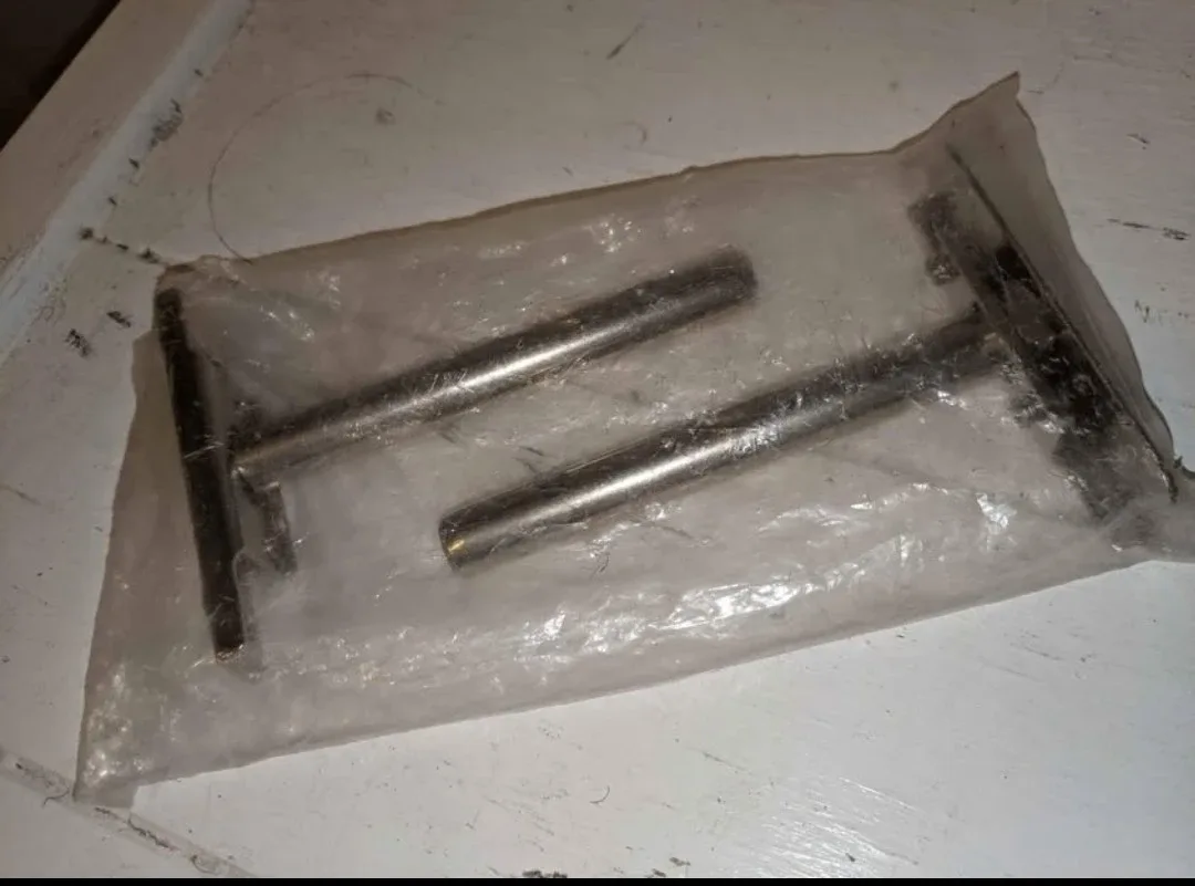 2 Floating shelf mounts thumbnail