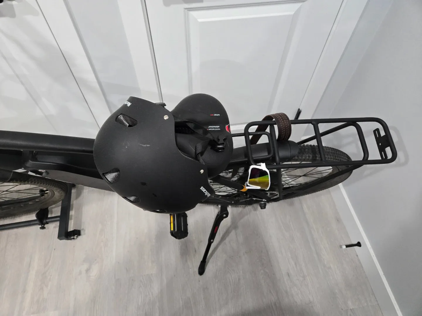 NIJI Electric Bike with Helmet - Great Condition! image indicator(3)